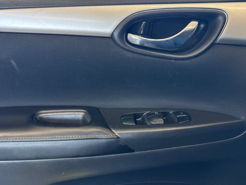 Used 2019 Nissan Sentra S FWD image 11