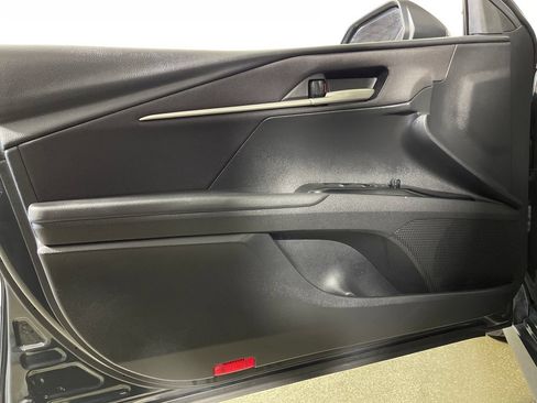 Used 2025 Toyota Camry LE FWD image 17