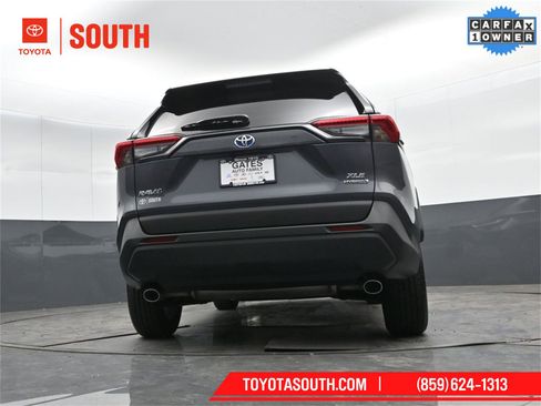 Used 2023 Toyota RAV4 XLE Premium image 41