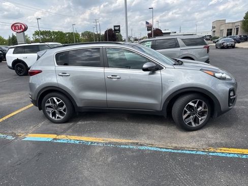 Used 2022 Kia Sportage EX AWD/4WD image 4