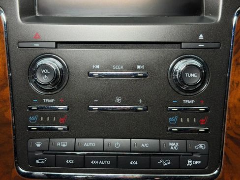 Used 2015 Lincoln Navigator 4WD image 37