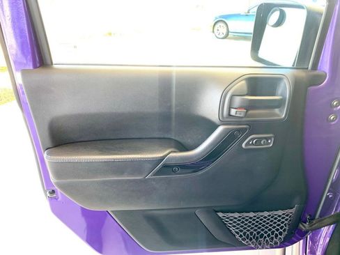 Used 2017 Jeep Wrangler Sahara image 10