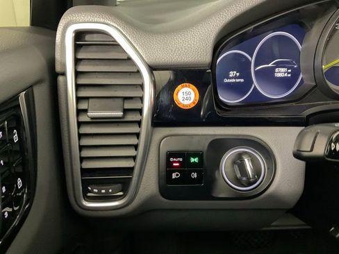 Used 2020 Porsche Cayenne E-Hybrid image 20
