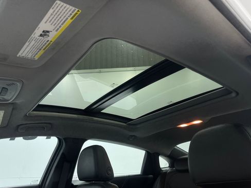 Used 2017 Chevrolet Malibu Premier w/ Premier Sun and Wheel Package image 12