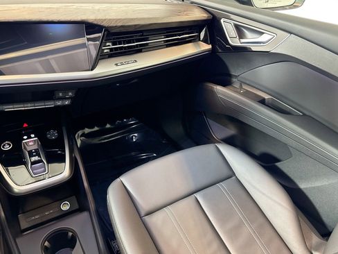 Used 2024 Audi Q4 e-tron Premium Plus w/ Premium Plus image 22