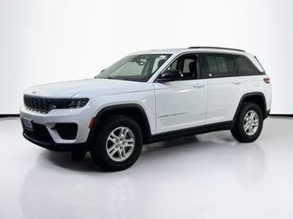 Used 2023 Jeep Grand Cherokee Laredo AWD/4WD video 1