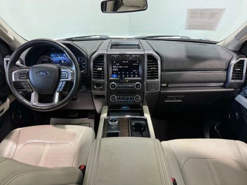Used 2019 Ford Expedition Platinum image 16