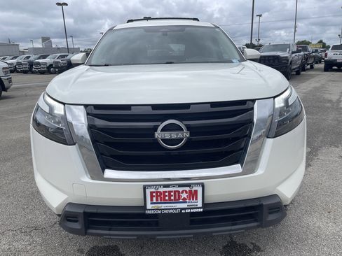Used 2024 Nissan Pathfinder SV FWD image 9