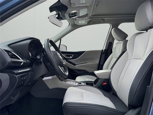 Used 2023 Subaru Forester Premium image 12