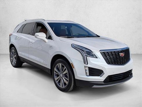 Used 2025 Cadillac XT5 Premium Luxury image 3