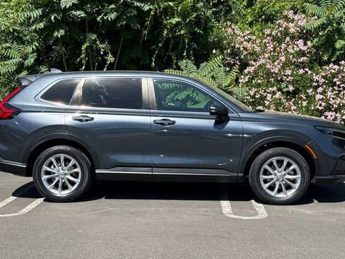 Used 2023 Honda CR-V EX-L image 3