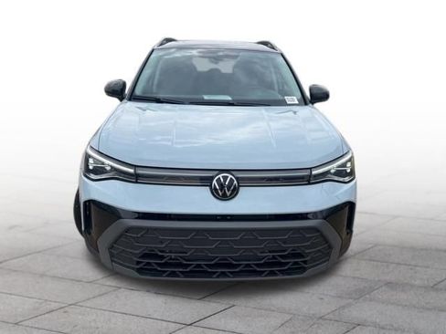 Used 2025 Volkswagen Taos SE AWD/4WD image 2
