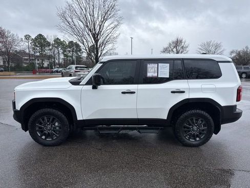 Used 2024 Toyota Land Cruiser 1958 image 2