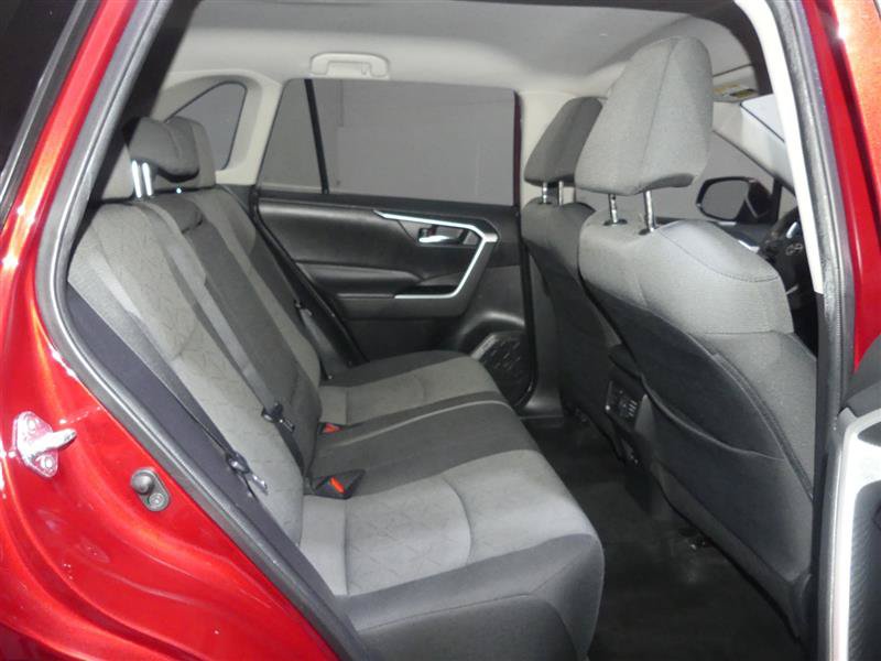 Used 2021 Toyota RAV4 XLE AWD/4WD image 28