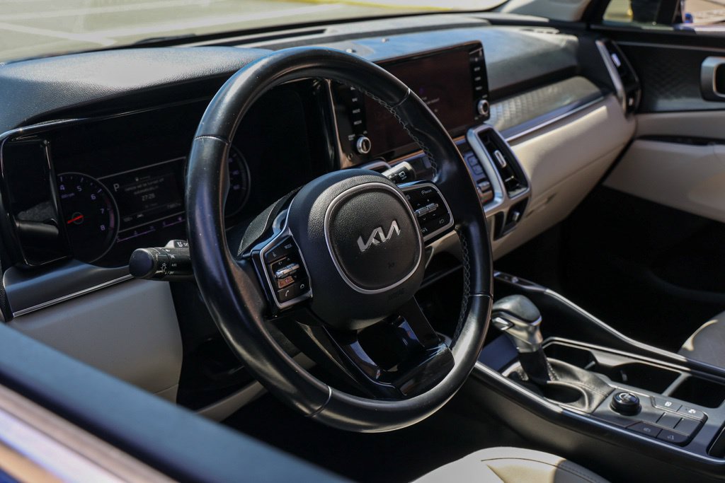Used 2023 Kia Sorento S w/ Panoramic Sunroof Package FWD image 15