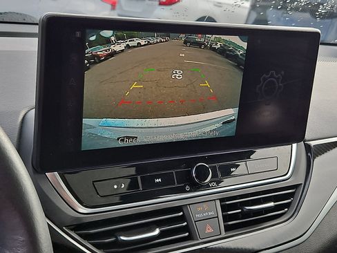 Certified 2023 Nissan Altima 2.5 SR w/ SR Premium Package FWD image 18