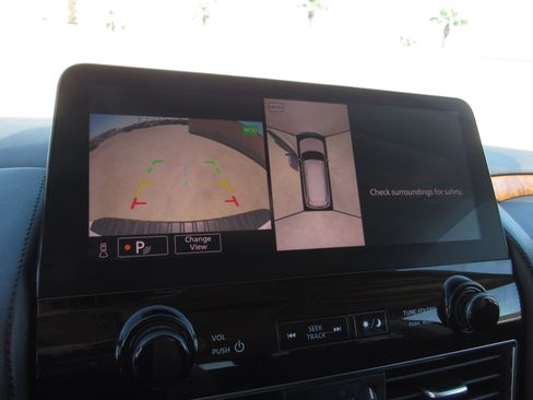 Used 2024 Nissan Armada SL image 21