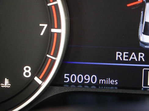 Used 2024 Nissan Altima 2.5 SR FWD image 16