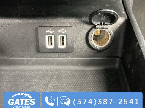 Used 2020 Ford Fusion SE image 25