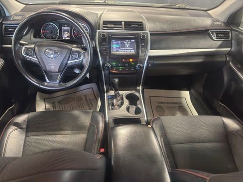Used 2017 Toyota Camry SE FWD image 19