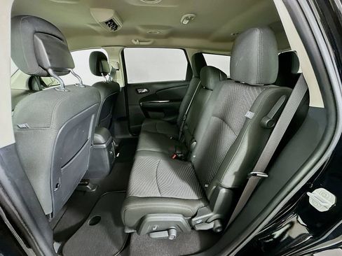 Used 2019 Dodge Journey SE w/ Premium Group image 21
