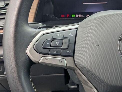 Used 2025 Volkswagen Atlas SE FWD image 18