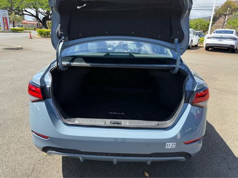 Used 2025 Nissan Sentra SV FWD image 11