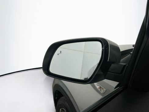 Used 2025 Hyundai Venue SEL image 16