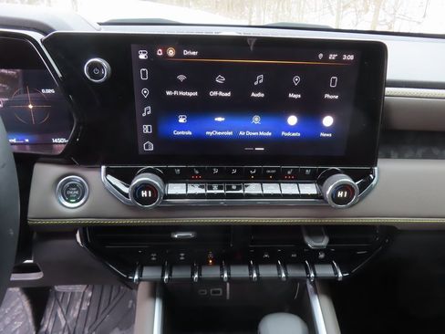 Certified 2024 Chevrolet Colorado ZR2 w/ ZR2 Bison Edition image 20