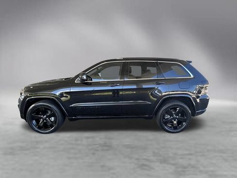 Used 2015 Jeep Grand Cherokee Altitude RWD image 8