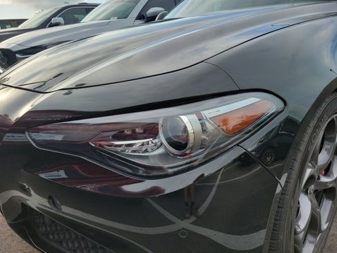 Used 2019 Alfa Romeo Giulia Ti RWD image 5