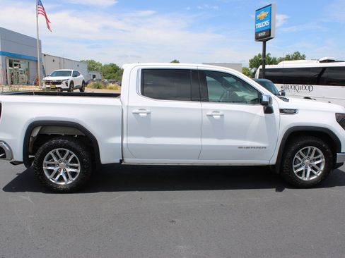 Used 2023 GMC Sierra 1500 SLE RWD image 9