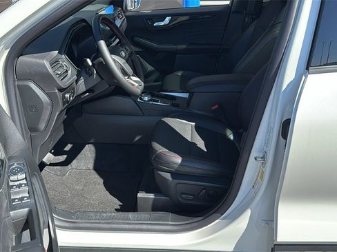 New 2025 Ford Escape ST-Line w/ Tech Pack #1 image 4