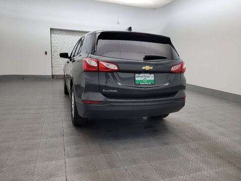 Used 2019 Chevrolet Equinox LS w/ LS Convenience Package image 6