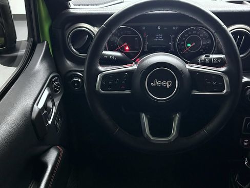 Used 2018 Jeep Wrangler Unlimited Rubicon AWD/4WD image 12
