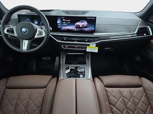 New 2026 BMW X5 xDrive50e w/ M Sport Package AWD/4WD image 10