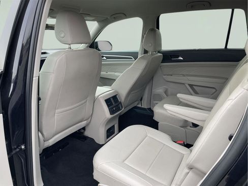 Used 2023 Volkswagen Atlas SE w/ Black Wheel Package image 16