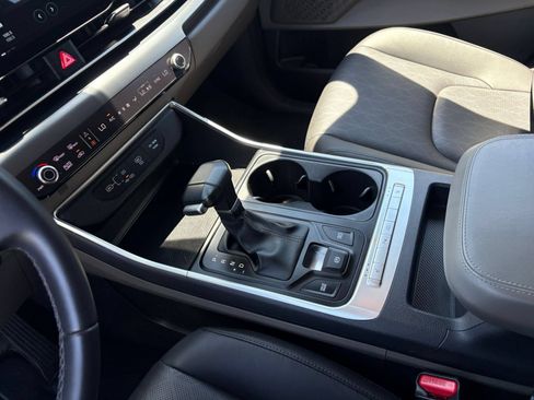 Used 2026 Kia Carnival FWD image 44