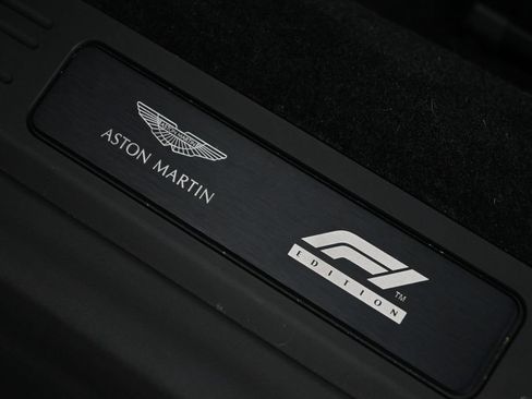 Used 2023 Aston Martin V8 Vantage Coupe RWD image 38