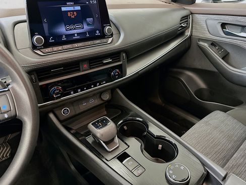 Used 2023 Nissan Rogue SV image 25