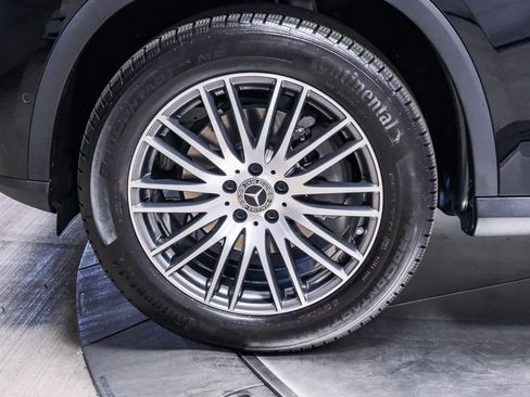 Used 2025 Mercedes-Benz GLC 300 4MATIC image 10