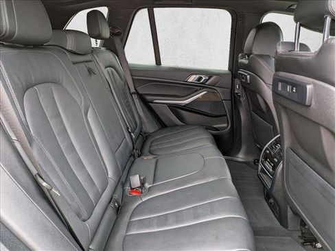 Used 2022 BMW X5 xDrive40i w/ Premium Package AWD/4WD image 21