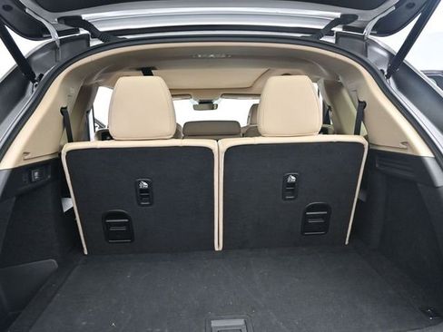 Used 2023 Acura MDX SH-AWD image 16