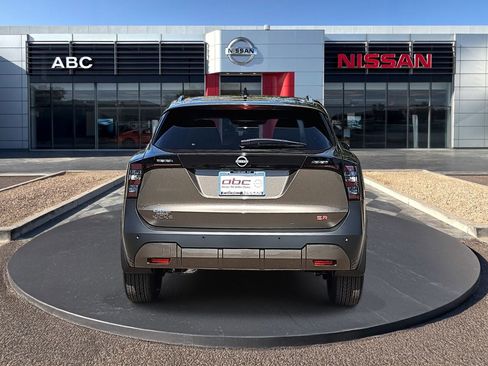 New 2026 Nissan Kicks SR w/ SR Premium Package FWD image 6