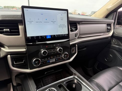 Used 2022 Ford Expedition XLT AWD/4WD image 17