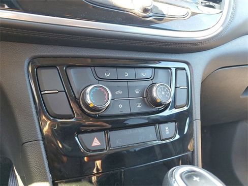 Used 2022 Buick Encore Preferred image 17