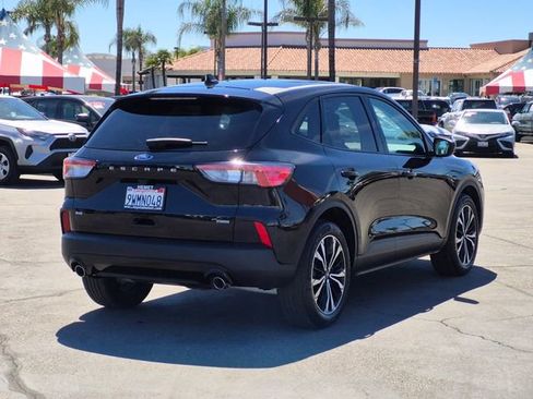 Used 2021 Ford Escape SE w/ SE Sport Appearance Package FWD image 5
