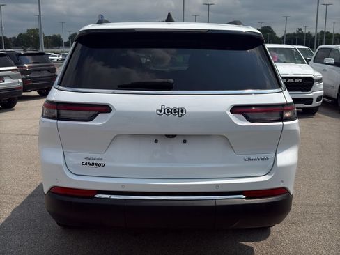 Used 2023 Jeep Grand Cherokee L Limited AWD/4WD image 7