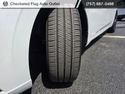 Used 2022 Hyundai Elantra SEL w/ Convenience Package FWD image 14
