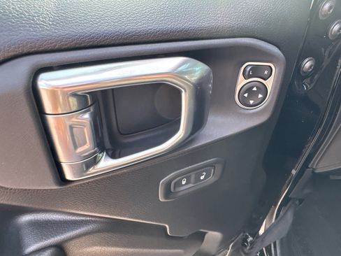Used 2026 Jeep Wrangler Unlimited Sport AWD/4WD image 11